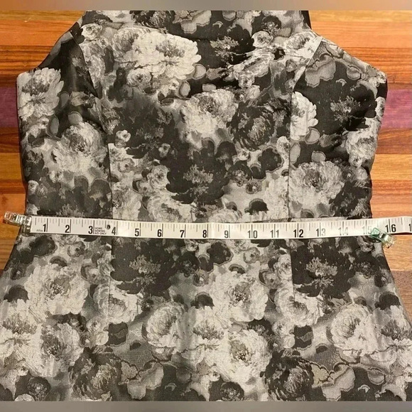 Banana Republic BR Monogram Sleeveless Sheath, size 6 - Picture 5 of 8